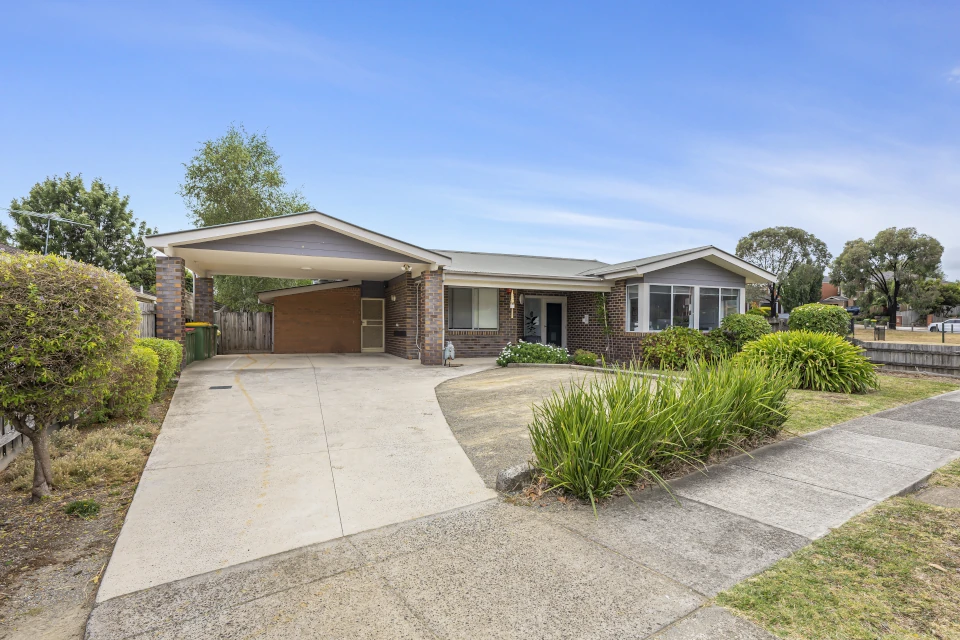 Larbert, Mooroolbark Vacancy in Fully Accessible home