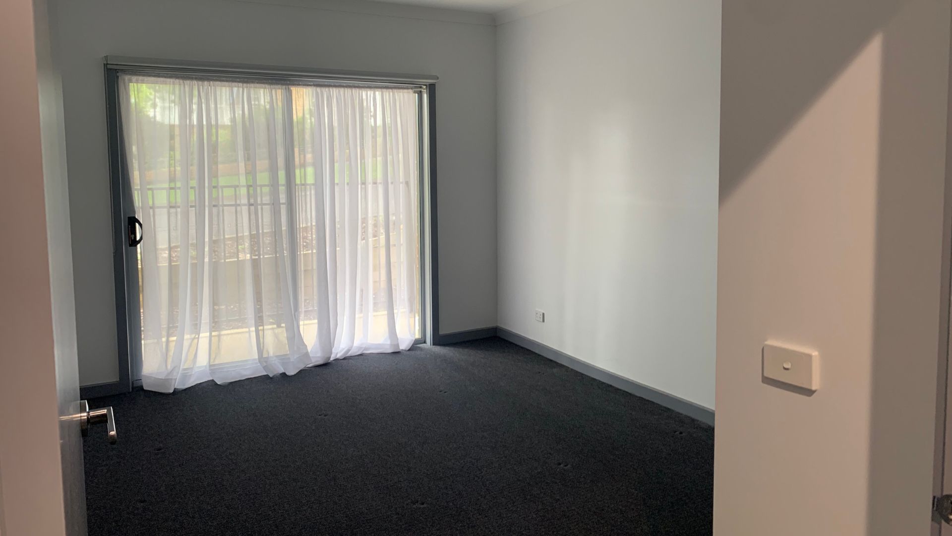 Anderson, Lilydale: Single bedroom with private bathroom in a two bedroom unit